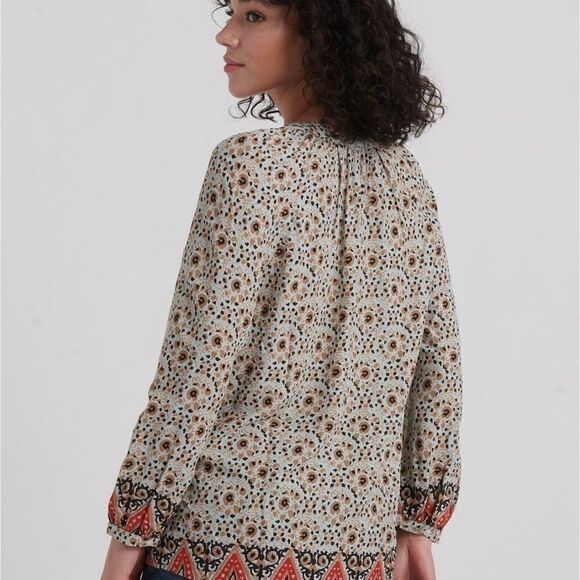 Lucky Brand peasant style top with tie front - Picture 5 of 11